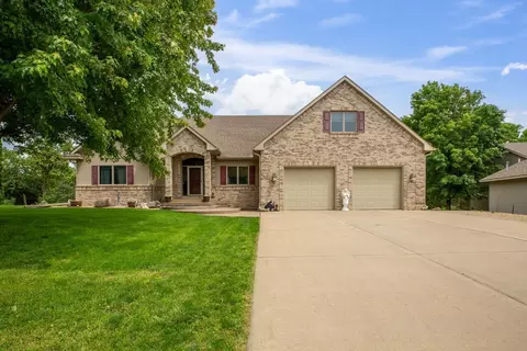 939 Park Dr, Belle Plaine, MN 56011