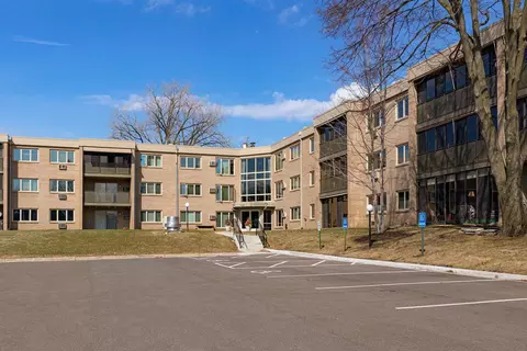 4350 Brookside Ct #205, Edina, MN 55436