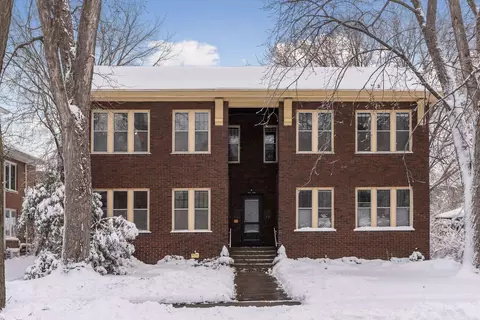 717 5th St SE #4, Minneapolis, MN 55414