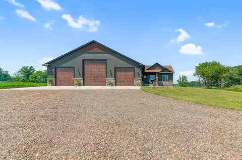 28281 Hinckley Rd, Hinckley, MN 55037