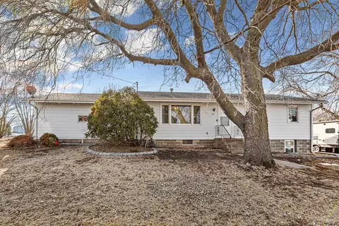 200 Bloomer St W, Morristown, MN 55052