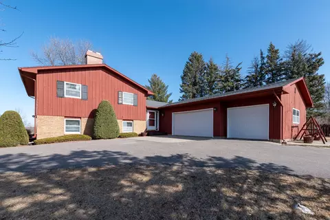 54960 Sunrise Ln, Mankato, MN 56001