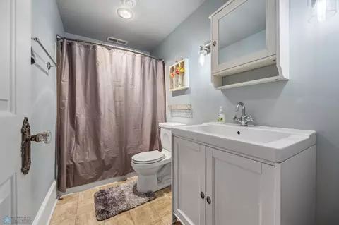 Bath - 210 Hackberry Ct, Kindred, ND 58051 photo 5 of 5