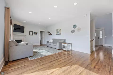 Living - 210 Hackberry Ct, Kindred, ND 58051 photo 2 of 3
