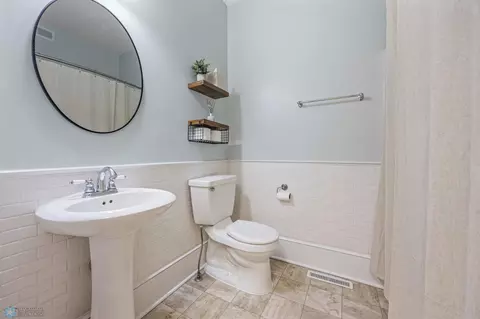 Bath - 210 Hackberry Ct, Kindred, ND 58051 photo 3 of 5