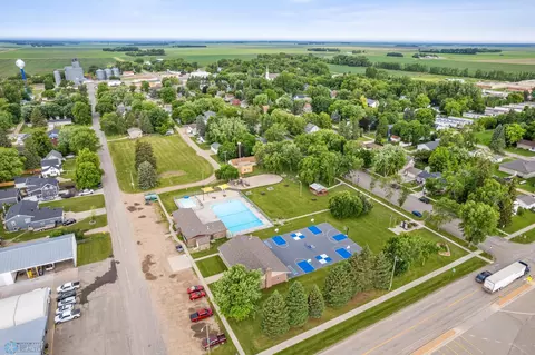 View/Area - 210 Hackberry Ct, Kindred, ND 58051 photo 5 of 12
