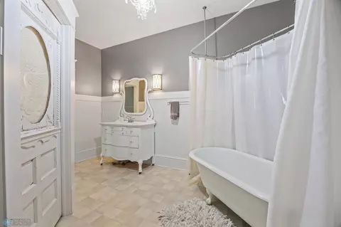 Bath - 210 Hackberry Ct, Kindred, ND 58051 photo 2 of 5
