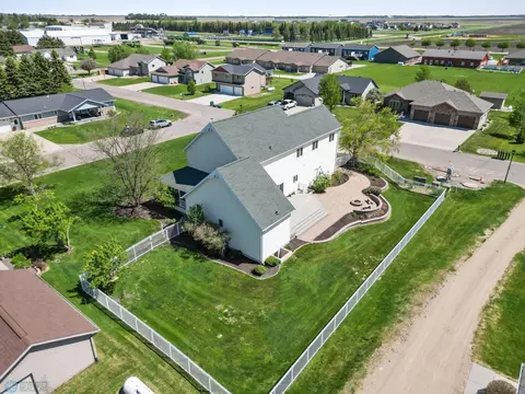View/Area - 210 Hackberry Ct, Kindred, ND 58051 photo 1 of 12