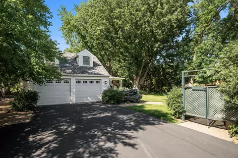 2935 Everest Ln N, Plymouth, MN 55447