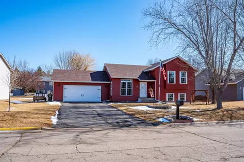 224 Glacier Ave, Sartell, MN 56377