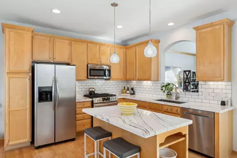 4373 Victor Path #4, Hugo, MN 55038