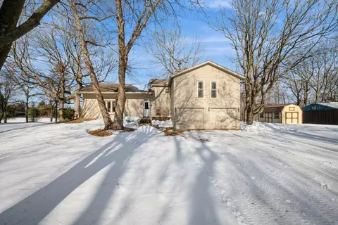 32045 Sanborn Dr, Montgomery, MN 56069