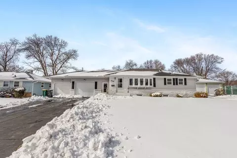 5919 Admiral Ln N, Brooklyn Center, MN 55429
