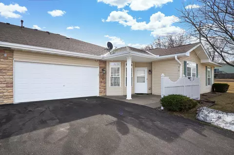 814 Roundhouse St, Shakopee, MN 55379
