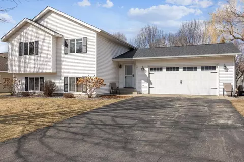 501 8th St NE, Sartell, MN 56377