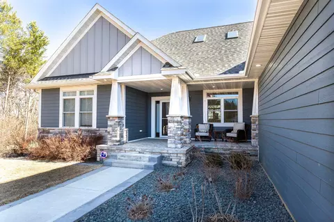 647 Packer Dr, Hudson, WI 54016