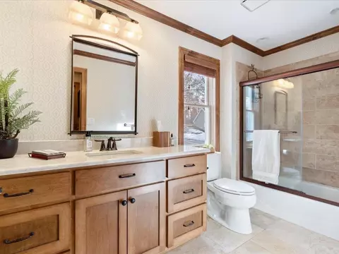 Bath - 1303 E Pointe Dr, East Gull Lake, MN 56401 photo 3 of 4