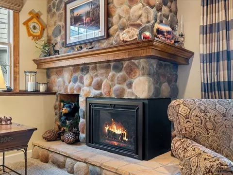 Living - 1303 E Pointe Dr, East Gull Lake, MN 56401 photo 6 of 6