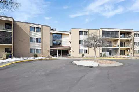 11160 Anderson Lakes Pkwy #104, Eden Prairie, MN 55344