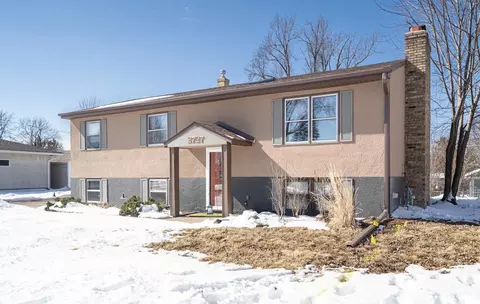 2727 Mcknight Rd N, North Saint Paul, MN 55109