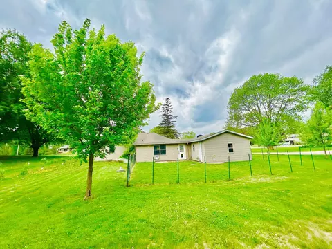 Exterior - 1789 Glynview Trl, Faribault, MN 55021 photo 5 of 6