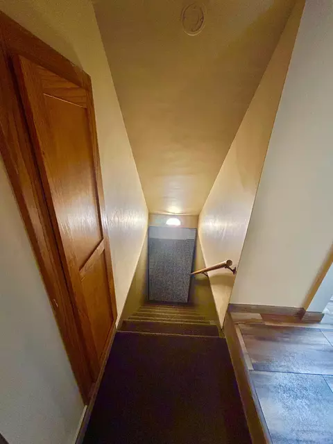 Entry Way - 1789 Glynview Trl, Faribault, MN 55021 photo 4 of 4