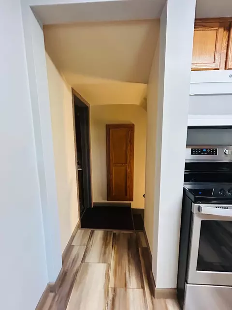 Entry Way - 1789 Glynview Trl, Faribault, MN 55021 photo 3 of 4