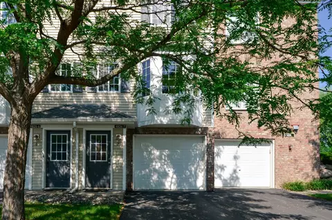 4826 Elm Dr N #7, Hugo, MN 55038