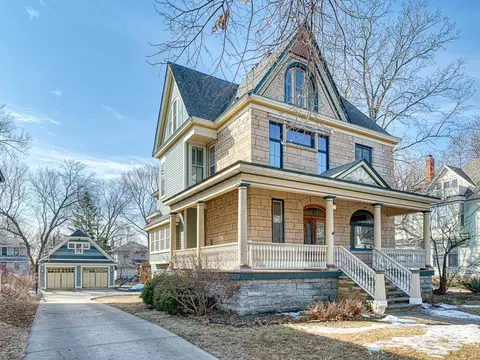 832 Osceola Ave, Saint Paul, MN 55105