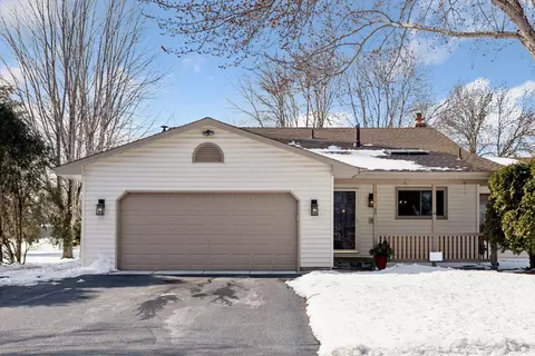 9561 Union Terrace Ln N, Maple Grove, MN 55369