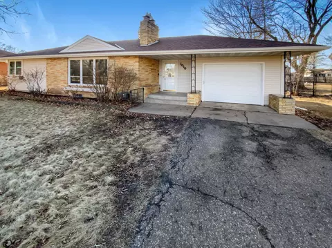 1010 7th St, Farmington, MN 55024