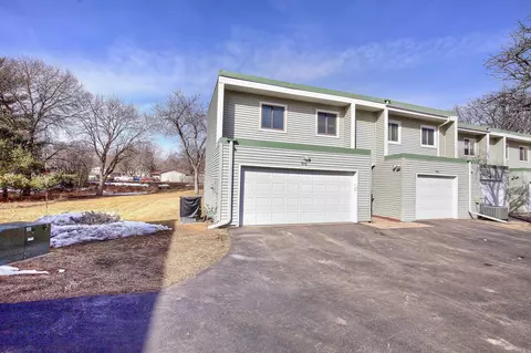 975 120th Ln NW, Coon Rapids, MN 55448