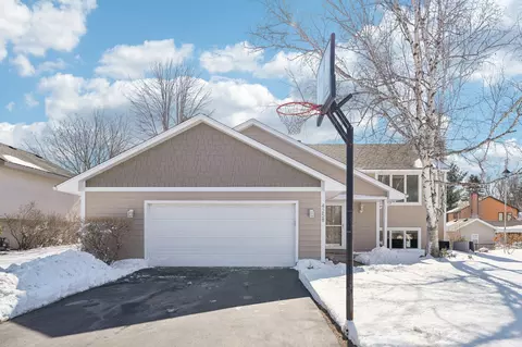 4258 Daniel Dr, Eagan, MN 55123