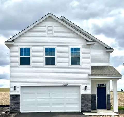 1009 Stone Creek Dr, Jordan, MN 55352