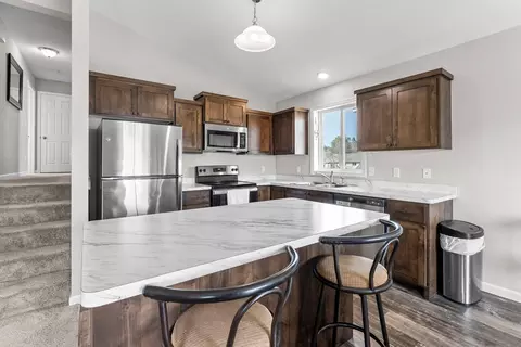406 Bluebird St, Mora, MN 55051