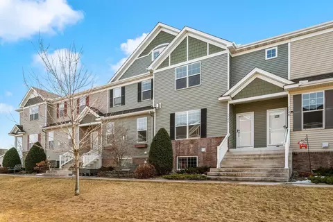7746 Madelyn Creek Dr, Victoria, MN 55386