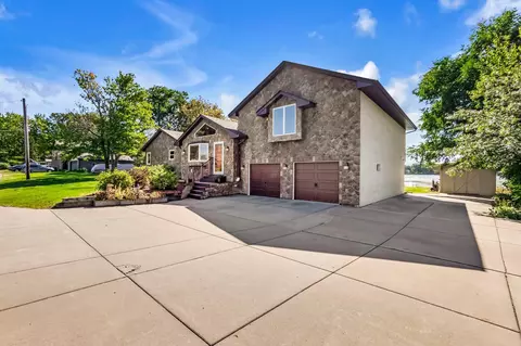 3326 Interlachen Dr NE, Ham Lake, MN 55304