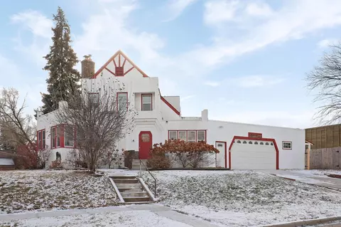 2376 Bayless Pl, Saint Paul, MN 55114
