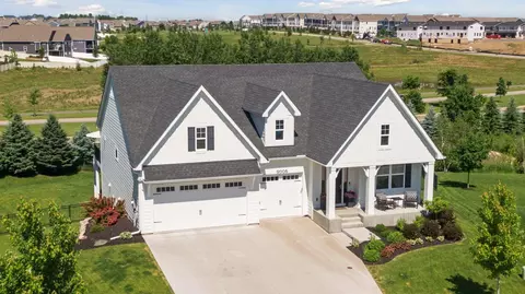 9006 Bur Oak Ct, Woodbury, MN 55129