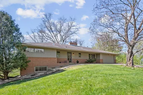 5754 Holiday Ct, Minnetonka, MN 55345