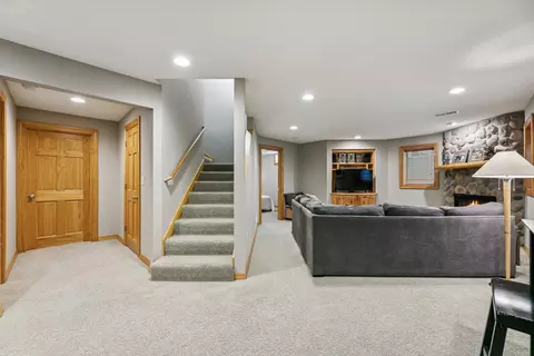 Entry Way - 2415 Field Ct, Saint Cloud, MN 56301 photo 4 of 4