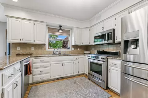 Kitchen - 2415 Field Ct, Saint Cloud, MN 56301 photo 4 of 4