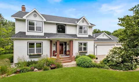 2415 Field Ct, Saint Cloud, MN 56301