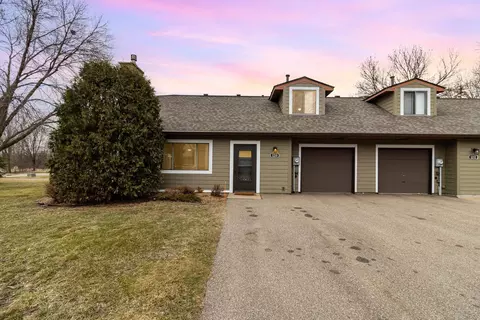 1210 Ferndale St N, Maplewood, MN 55119