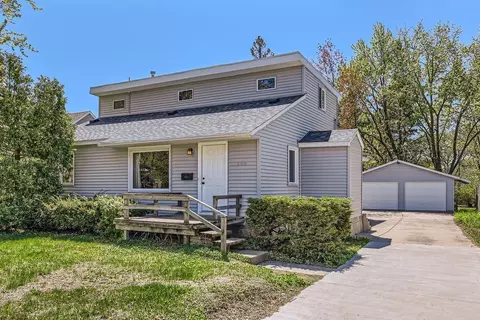 900 Park St, Anoka, MN 55303