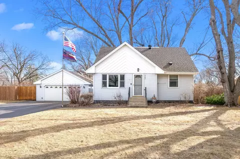 2342 Hillview Rd, Mounds View, MN 55112
