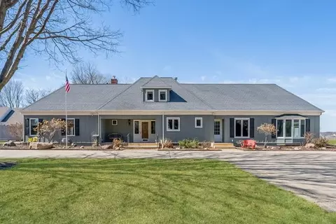 730 S 4th St, Le Sueur, MN 56058