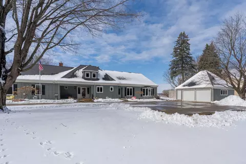 730 S 4th St, Le Sueur, MN 56058