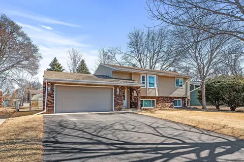 11248 Hampshire Ct W, Champlin, MN 55316