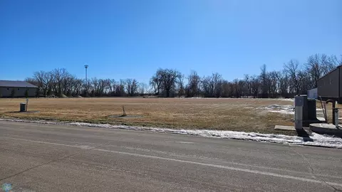 425 2nd St SE, Glyndon, MN 56547